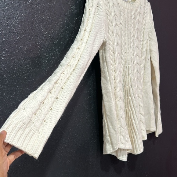 INDIGO Women’s Cream Knit Crew-Neck Sweater Size M - Picture 7 of 7